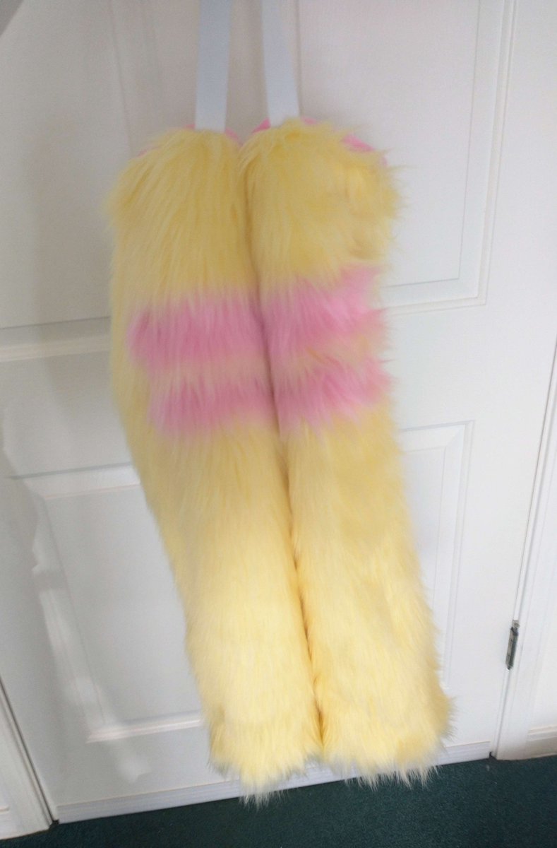 Cinderdraco8's tweet photo. Sleeves are done!

#furry #furryfandom #fursuitfriday #ArtistOnTwitter https://t.co/XIEnxDmde5