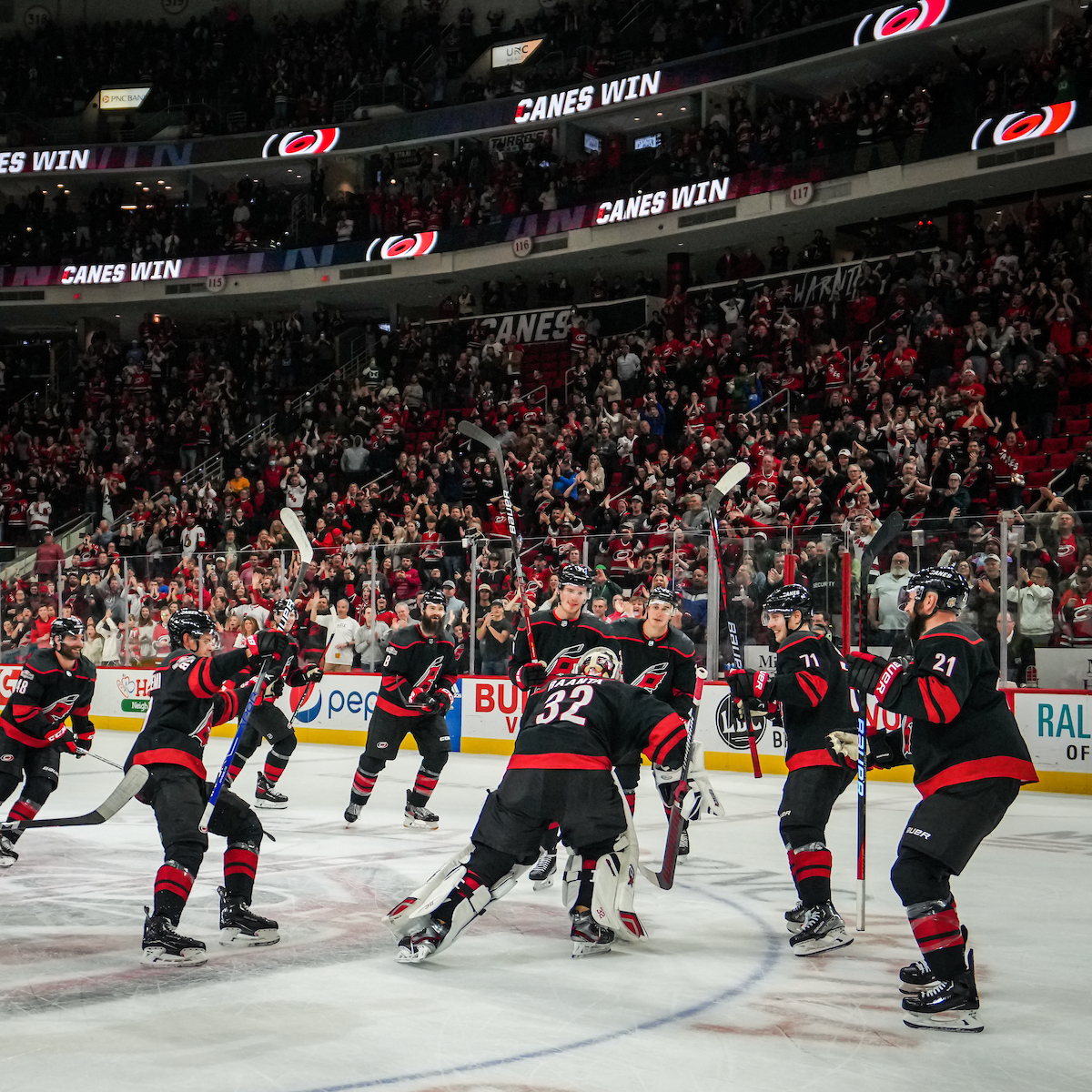 Carolina Hurricanes on Twitter "This team is something special https//t.co/7PtN8QVUkE" / Twitter