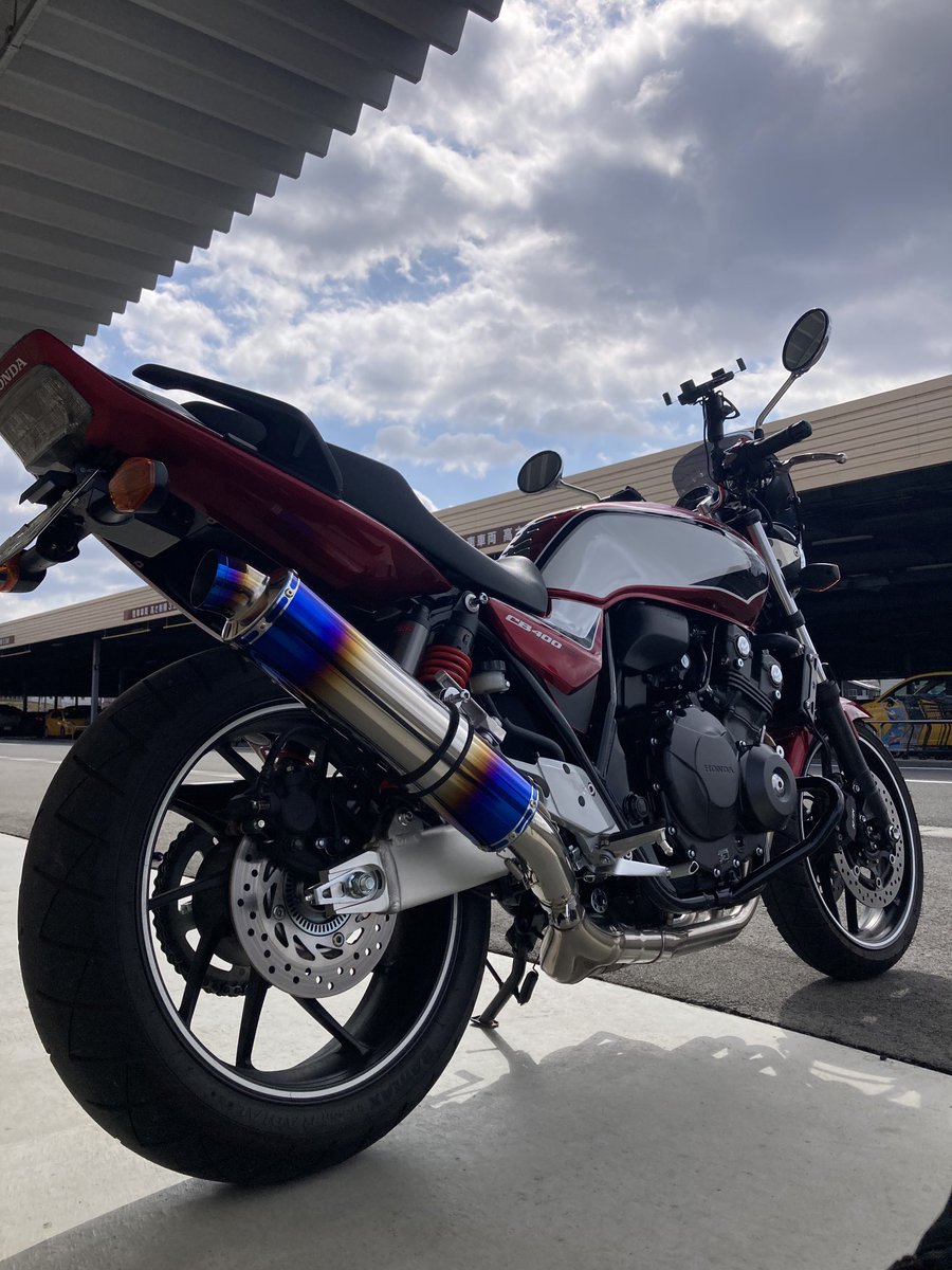cb_sf_yoshi's tweet photo. 今の時期、昼から風が強くなる…
あるあるです😂
風が痛い😵
#cb400sf
#今日は風が強い https://t.co/V0HUdxvNiP