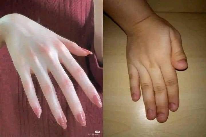 theycallme_jutt's tweet photo. Other girls hand         My bestie hand https://t.co/zenchoxJj6