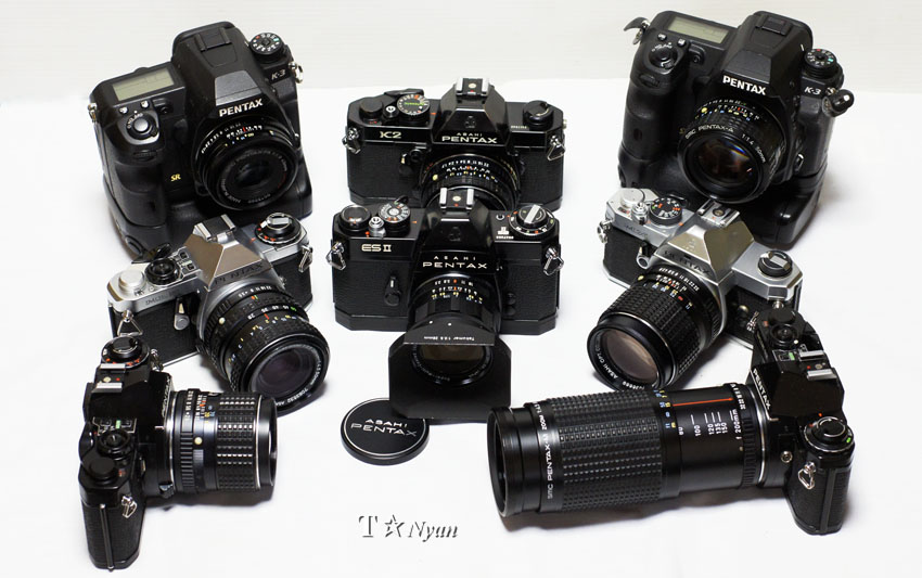 nya_n_88's tweet photo. ･
PENTAX カメラ集合

故障品(2台)を処分する前に、集合撮影。
デジタル一眼もたくさんあったのに、
撮影しておけばよかった・・

#ASAHI #PENTAX #フィルムカメラ
#ESII #K2 #MEsuper #MX 
#デジタル一眼 #K3
#カメラ好きな人と繋がりたい https://t.co/9r8MX9sH8J