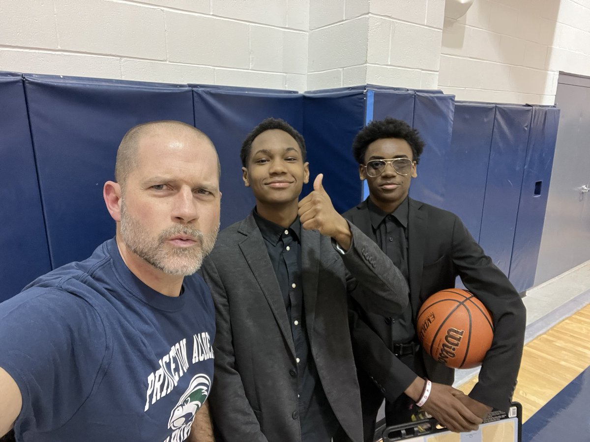 rikdugan's tweet photo. What a night! Parents vs. Faculty/Staff Basketball Game is back @PrincetonAcadSH after a pandemic pause. #community building at its best! Congrats to our parents on a solid win. #PASHProud of our Faculty/Staff Team &amp; amazing coaches- way to hustle! #GoHawks @HAWKS_Athletics https://t.co/pitRSkbOlW