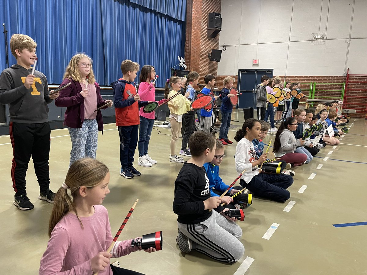 KCS_JeffMusic's tweet photo. We had so much fun listening, learning, and making music with @ZigWajler! Thank you to our amazing PTO for providing this great experience! https://t.co/behwuVpNRr