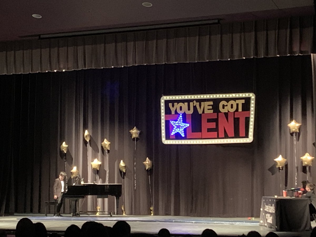 mcinnis_robin's tweet photo. Always fun to see present and former students at the Lowes Island Variety Show! @LowesIslandElem #SpottedatLOW https://t.co/08MNhP1Fz7