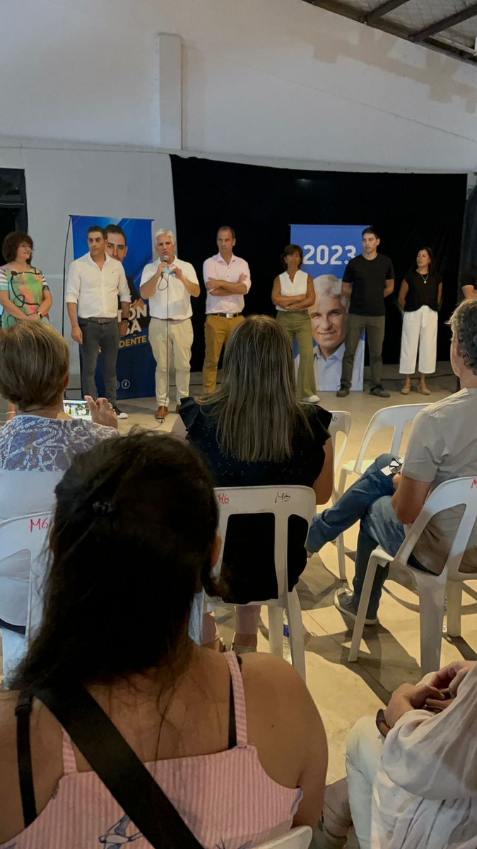 GuilleFAraujo's tweet image. Reunión de trabajo con dirigentes de la ciudad de San Luis donde @gastonhissa dió los lineamientos del trabajo territorial para lograr el cambio que San Luis necesita. Cambio que viene de la mano de #POGGI gobernador e #HISSA intendente.