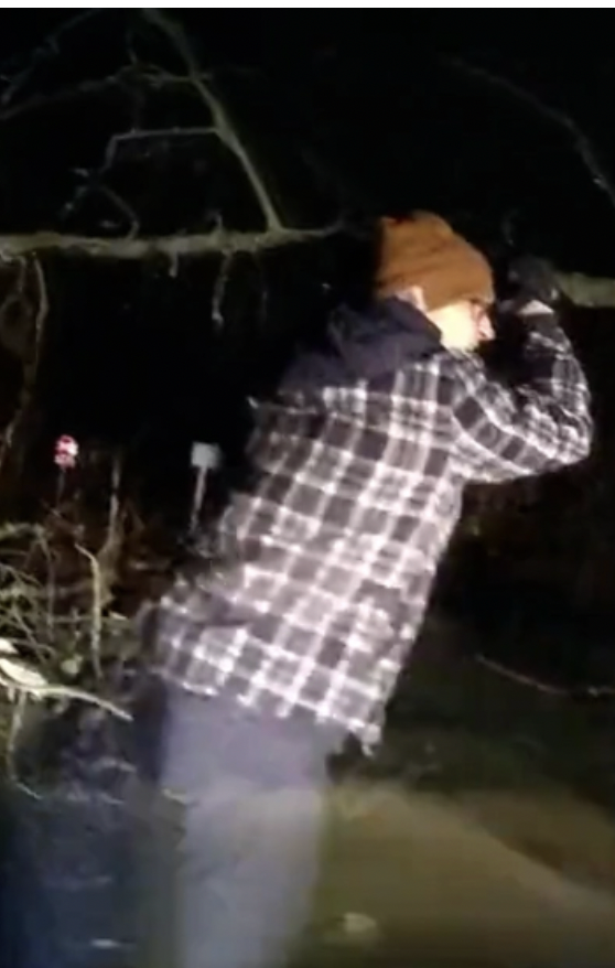 Gov. Whitmer vs. Jim Harbaugh at a time when 500,000 Michiganders are trapped without power.

outkick.com/jim-harbaugh-g…