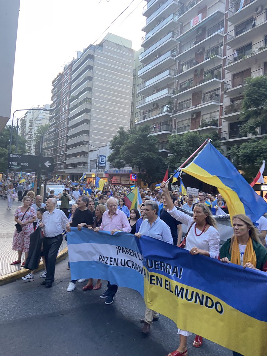 FEdePyME's tweet photo. Marchamos por la Paz a La Embajada Rusa
Pedimos el fin de la invasión
Basta de colonialismos
Muerte, Destrucción, HAMBRE
Dolor
Sufrimos con los hermanos #ucranios
#StandWithUkraine #StopWar #PutinIsaWarCriminal
@Pontifex_es https://t.co/cWbyTDwur4
