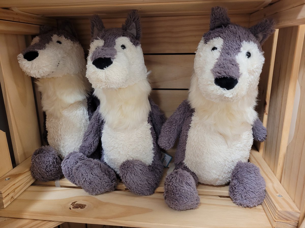 Gyrowoof's tweet photo. Adorable awroos! ^^ #waffs https://t.co/GT57WNgABH