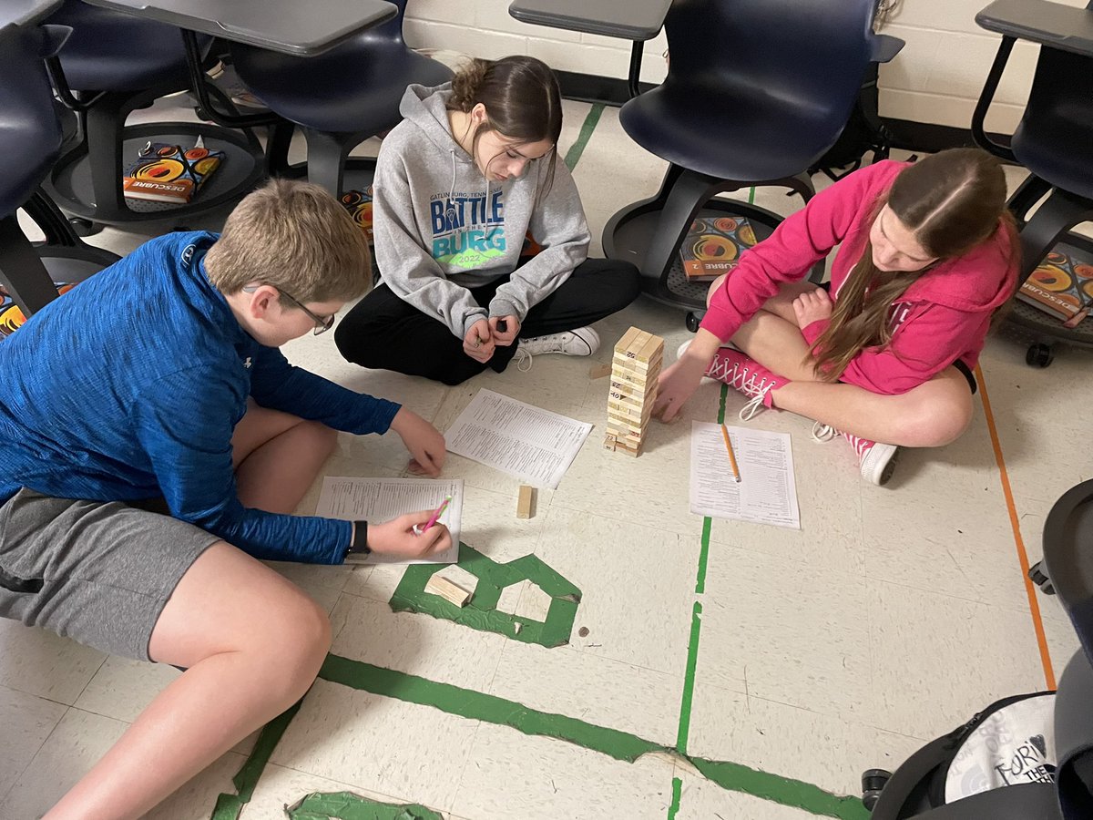 CHSWLanguage's tweet image. Jenga Time! Students in Sp3Honors were reviewing vocabulary and Informal Commands using Jenga pieces, each piece had a question. #FuntoLearn