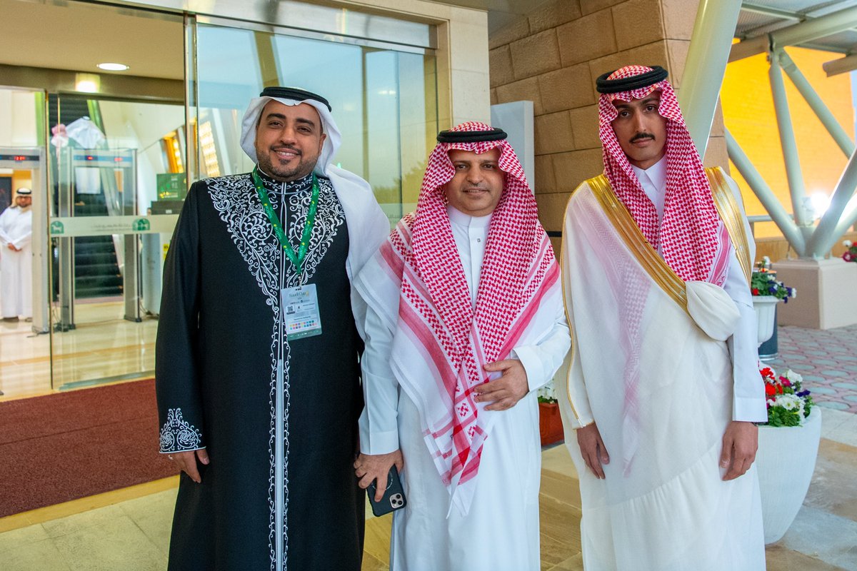 EngM_Alolayan's tweet photo. في تظافر للجهود في الوسط الرياضي عموماً والفروسي بشكل خاص، سعدت بتواجد أخي مسلي آل معمر رئيس نادي #النصر  في اليوم الأول من أمسيتي #كأس_السعودية 🏆.  
"كأس السعودية" واجهة رياضية مضيئة للوطن بدعم القيادة الرشيدة حفظها الله. نترقب اليوم ختام منافسة أغلى شوط سباقي عالمياً. https://t.co/3HlaUZjCxc
