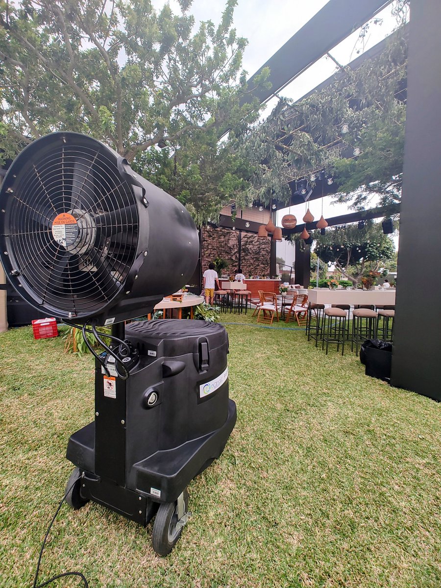 EcoclimaticPeru's tweet photo. Preparándonos para crear un ambiente fresco y cómodo esta noche calurosa de verano.
#CoolZone
#Fiesta https://t.co/5YVMWKKslF