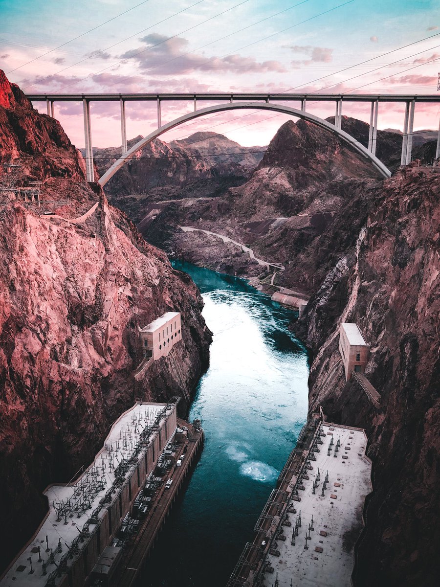 kurtisjsamchee's tweet photo. Back in the โzon.
โข
#arizona #hoover #dam #justogshoot #vsco #photolens #travel #hooverdam #vegas #ig #nevada #photography #igers #hooverdamnit https://t.co/Rxu62fGyPS