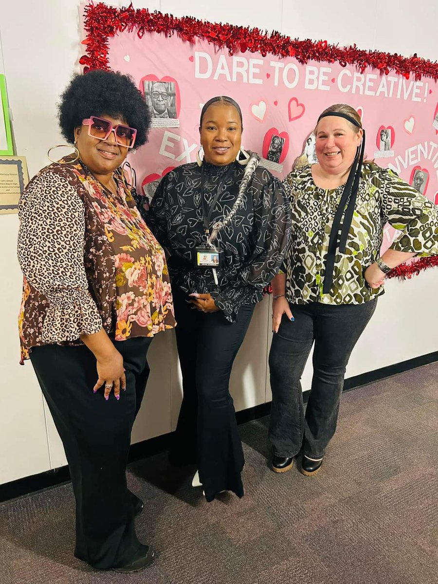 NorthDriveES's tweet image. More pics from our 70's Celebration today!!😁