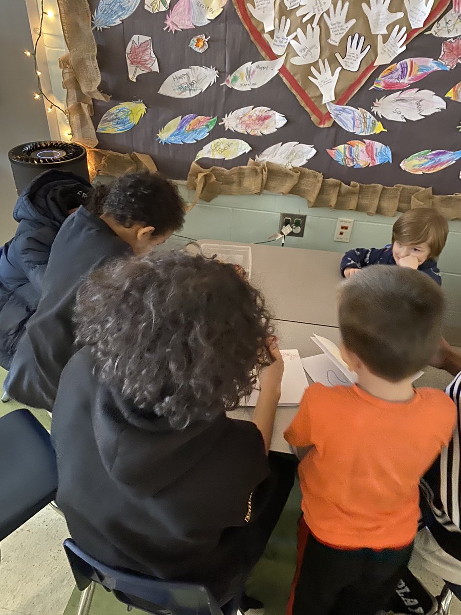 dtrkinder2's tweet image. An icy day calls for Book Buddy fun! Today we made another book with our buddy all about our favourite things! #Kindergarten #literacyfun @mrrumsby @DiamondTrailPS