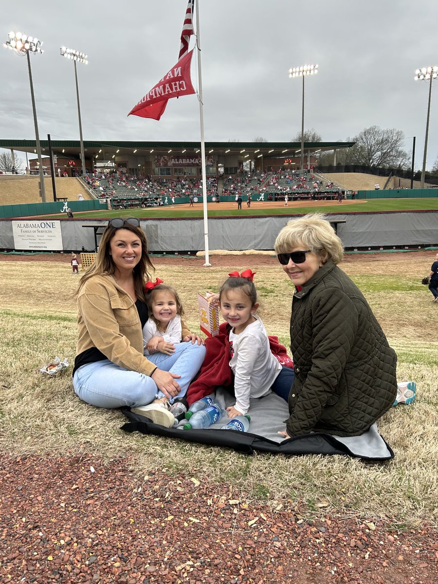 Watching a little ⁦@AlabamaSB⁩ from #TheBrickyard #RTR