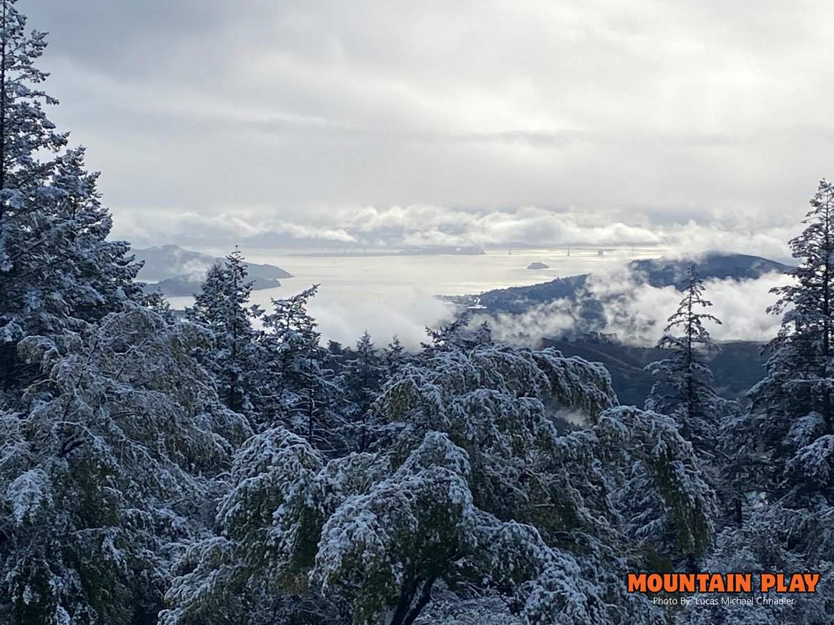 themountainplay's tweet photo. We sent Mountain Play Administrative Associate, Lucas Michael Chandler up Mt. Tamalpais early this morning to capture some of the freshly fallen snow! Here is a quick look at what Lucas found! We hope you enjoy!
#themountainplay #marinIJ #mttamalpais #cushingmemorialamphitheatre https://t.co/RgoCfmwlRX