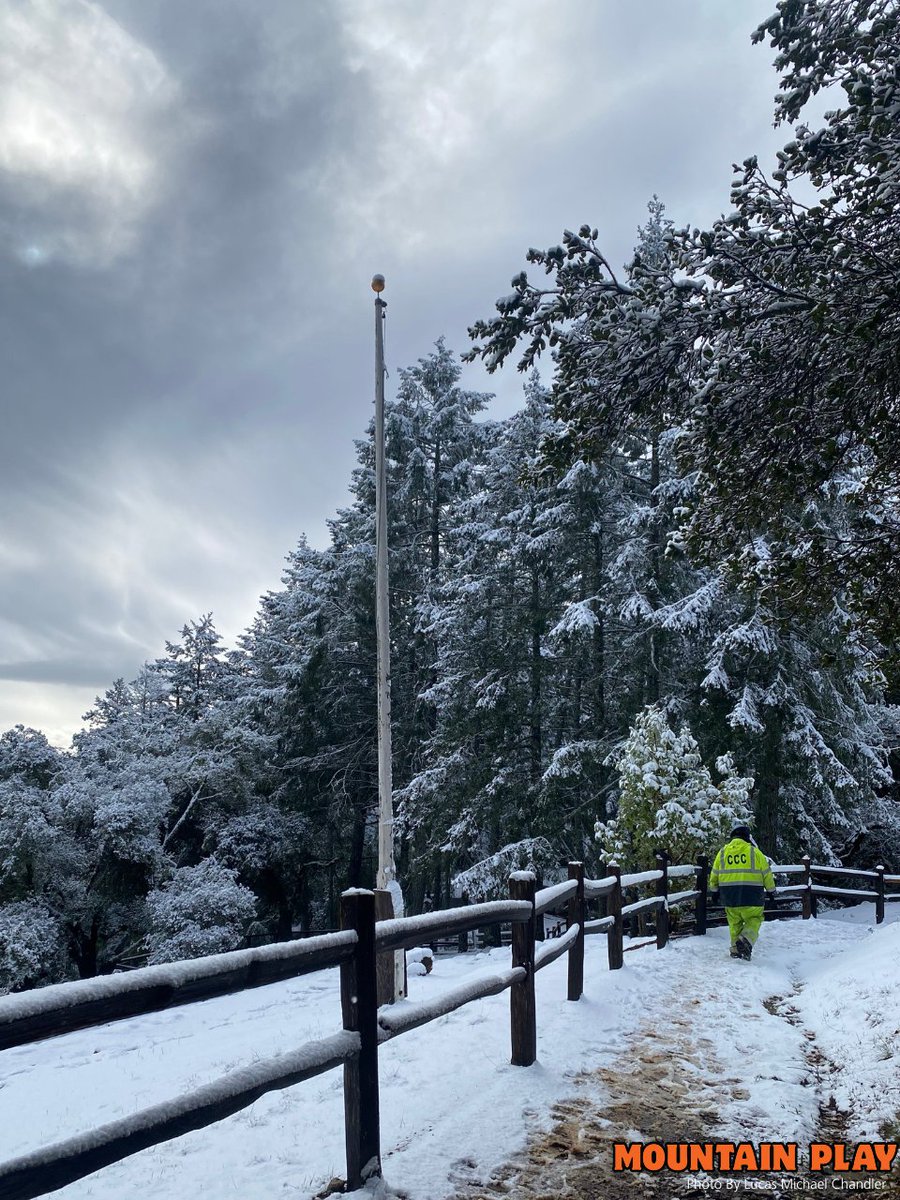 themountainplay's tweet photo. We sent Mountain Play Administrative Associate, Lucas Michael Chandler up Mt. Tamalpais early this morning to capture some of the freshly fallen snow! Here is a quick look at what Lucas found! We hope you enjoy!
#themountainplay #marinIJ #mttamalpais #cushingmemorialamphitheatre https://t.co/RgoCfmwlRX