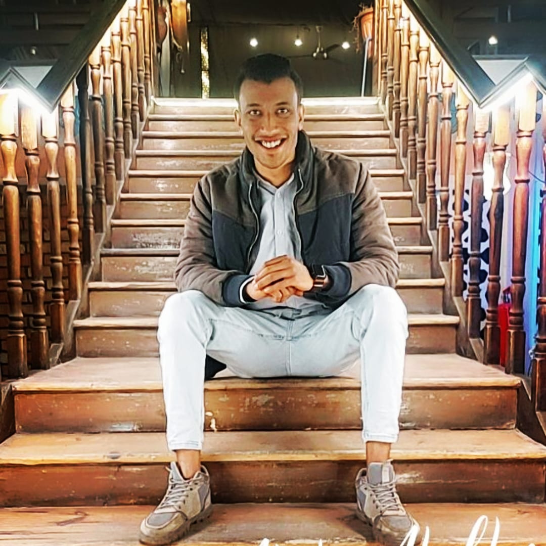 #صورة_ملف_شخصي_جديدة
"بدون أمي، جميعنا بلا قيمه.."

- Artwork : Unknown