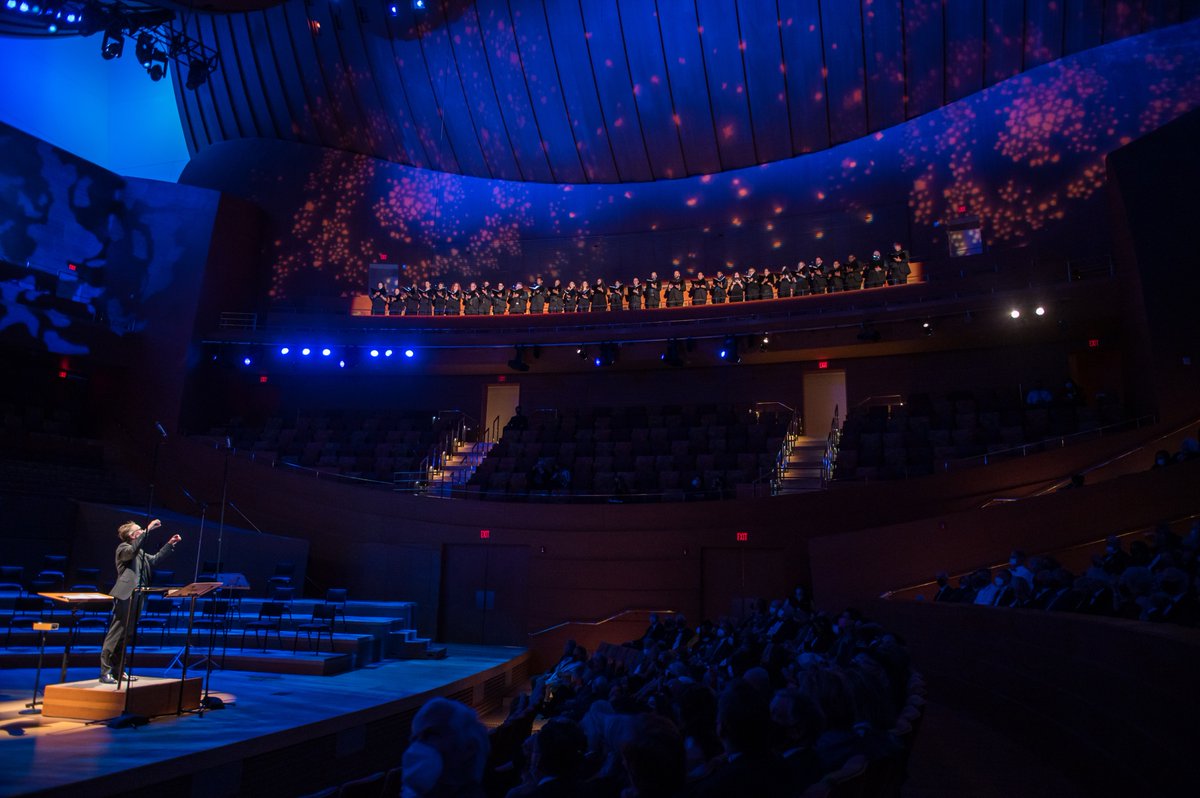 LAMasterChorale's tweet photo. Our Surround Sing is back for 1⃣ night only this season at GALA 2023! 🗣️🎶
 🎟️ starting at $40 with the link in our bio

📸: Jamie Pham Photography
#choralmusic #surroundsing #germainefranco #gala https://t.co/haVqzVMMBp