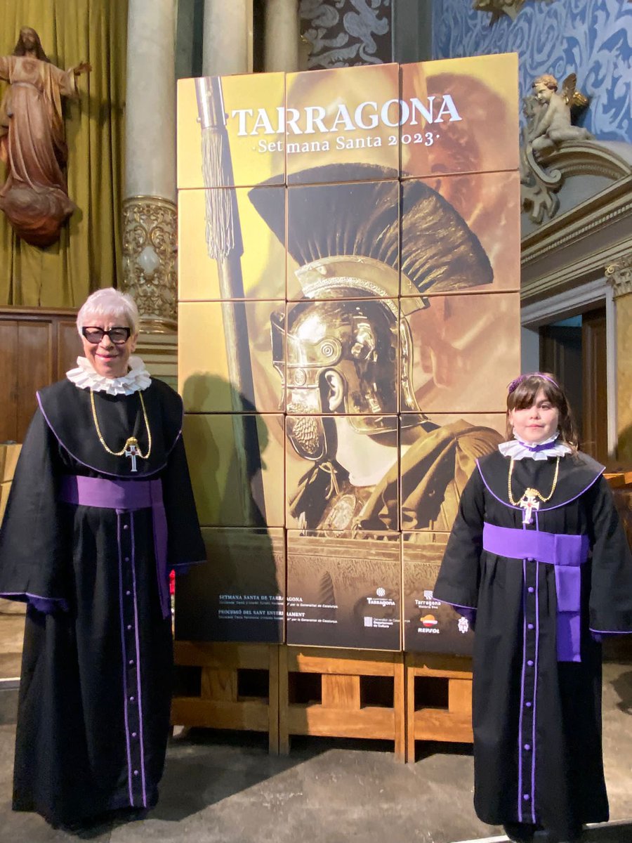 Avui a l’església de Sant Agustí, ha tingut lloc la presentació del cartell de la Setmana Santa 2023 i l’acte de l’encesa de la llum. La nostra congregació hi ha participat amb les congregants Núria Cifuentes del Castillo i Núria Martí Cirera. Arranca la Setmana Santa a Tarragona