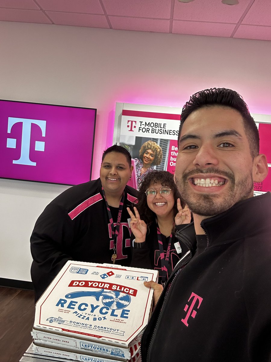 Customer bought us with pizza by showing the Magenta Glove Experience!!! #customerobsessed