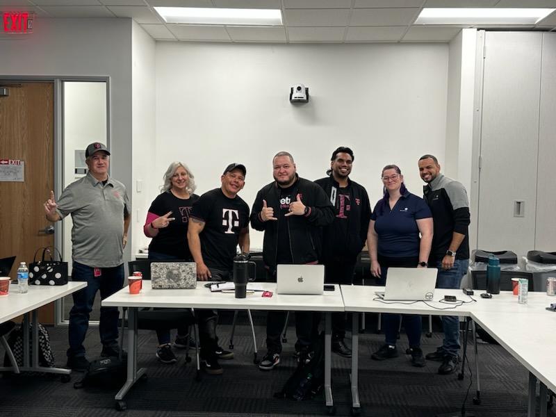 Laura Gold tweet media