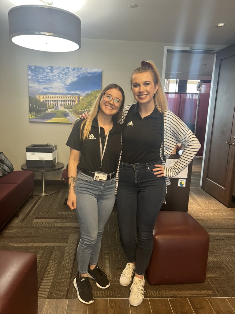 AggieAthletes's tweet image. Combining weeks 4 and 5 gives us double the twinning! Football academics and learning specialists locked in and on the same page 👯‍♀️👯‍♂️