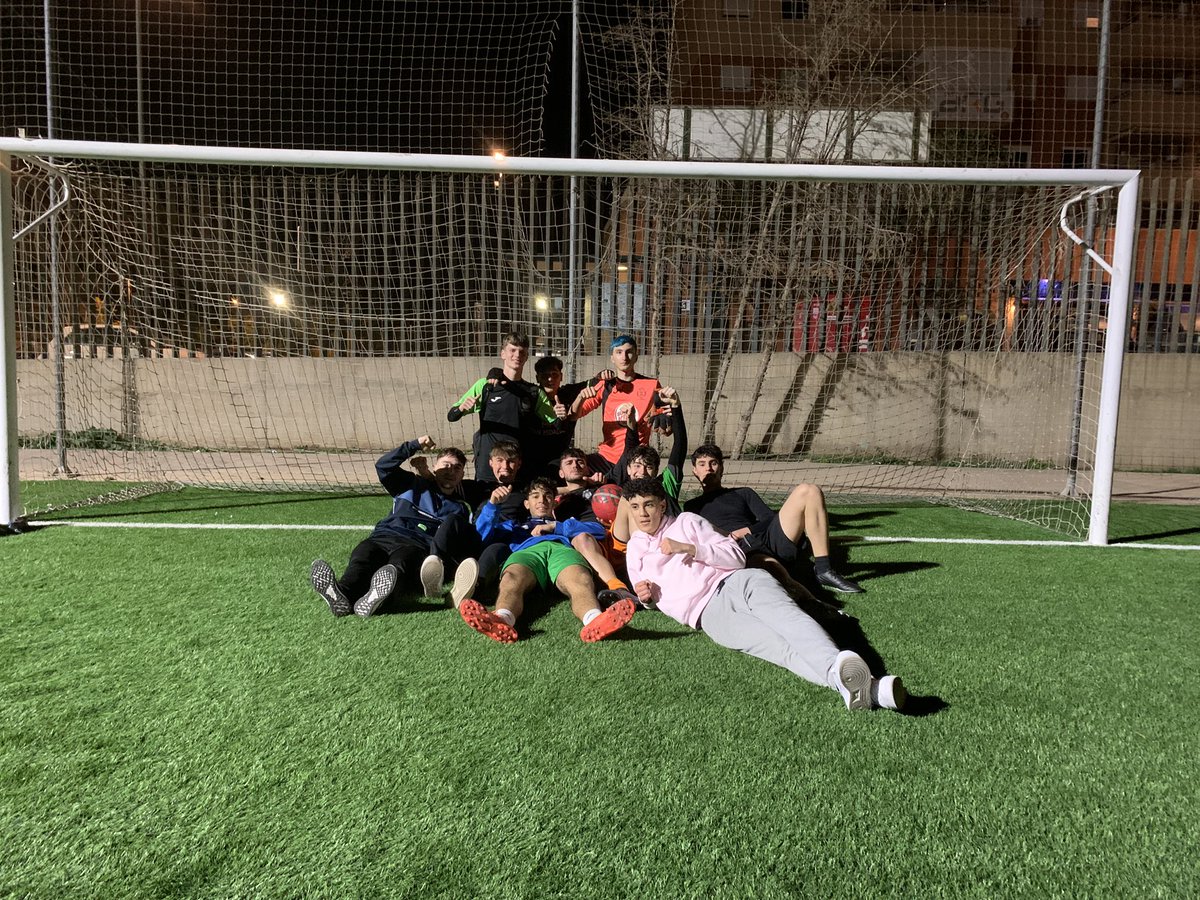 Azcona_Fc's tweet photo. Resultado del partido➡️4-3

VICTORIA de nuestro equipo bien trabajada.Bien jugado @angeles_ud 

Goles de:
⚽️Pollo
⚽️⚽️ @_anaashbe 
⚽️ @marioolpzz__ 

#VAMOSAZCONA https://t.co/qAgsENms5H