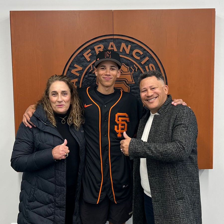 AlgodonerosUL's tweet photo. Otro de nuestros jóvenes a @MLB 🤩

Anthony Tandrón de 18 años de edad, concretó hoy su firma con @SFGiants en lo que representa el inicio del camino hacía las mayores. 

Éxito, Athony 🙌

#SiempreEnRevolución 😎 hey ‼️ https://t.co/xZee2qCS7p