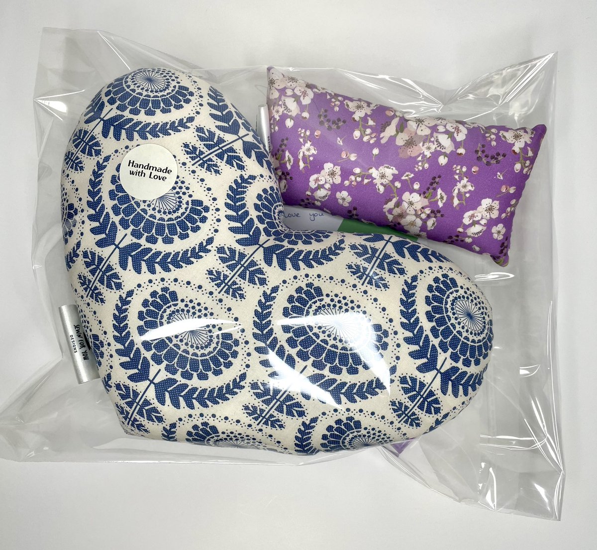 These 2 #mastectomy cushions are on their way to a patient 
❤️ The heart cushion will protect the surgical area &amp; make sleeping more comfortable
🚘 The seatbelt cushion will prevent the seatbelt from rubbing on the sensitive skin 
sewnforyoudesigns.co.uk #earlybiz #MHHSBD #gift
