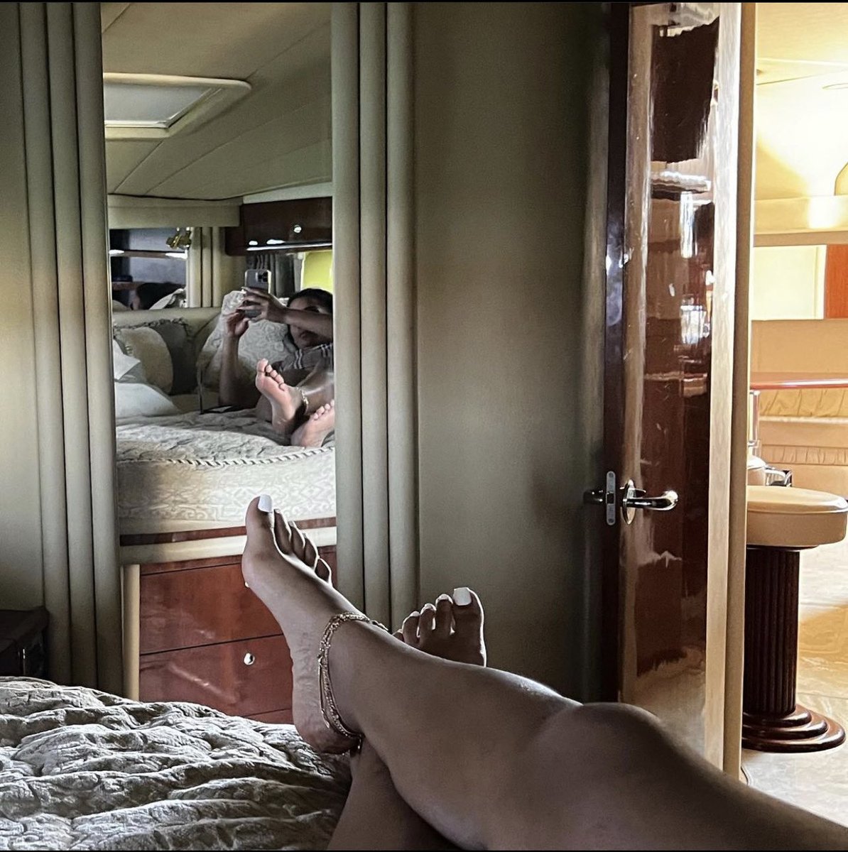 Solejobfilms on Twitter: "Sexy Latina feet and toes"