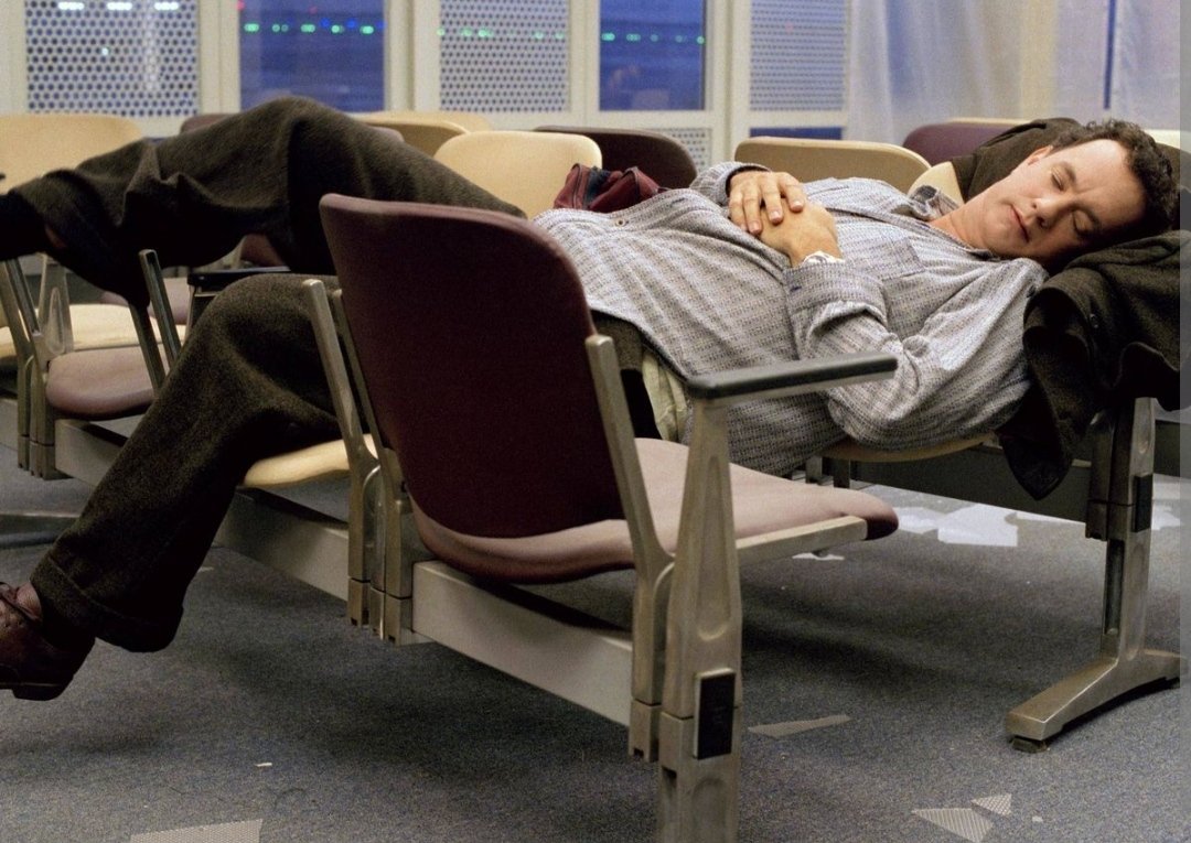 estefa_life's tweet photo. Yo ocho horas después de pensar que si llegaba un poquito más temprano podría adelantar mi vuelo de @LATAM_CO https://t.co/zHqP0DKwOW