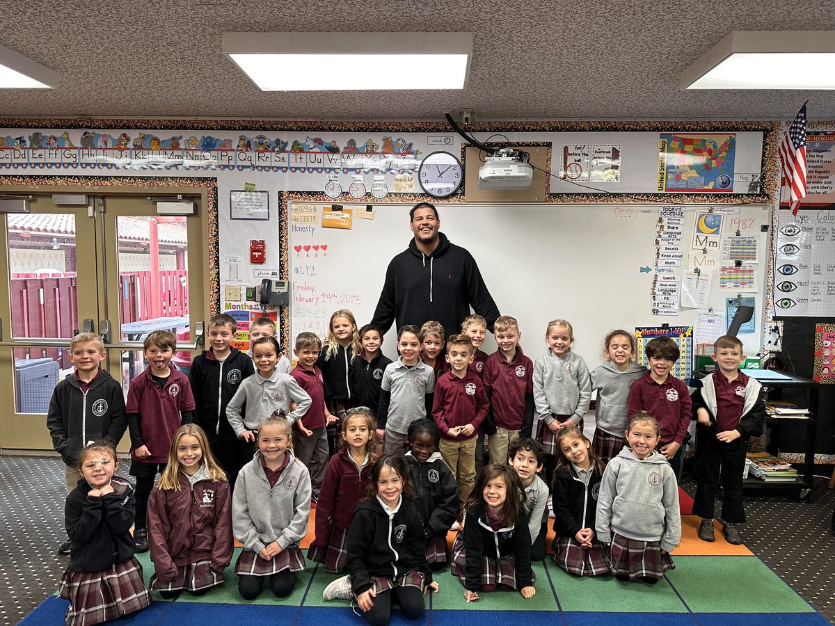 MartyFreel's tweet image. Thank you to @ZBNFL for coming by St Jude today and speaking to our students about sportsmanship and character to close out Kindness Week! #KindnessMatters #NFL #catholicschools