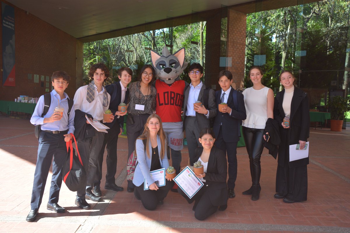 cisibero's tweet photo. Queremos agradecer a los equipos representativos de @PrepaIberoMX y el Colegio Eton por hacer de este debate una realidad, así como a todos los alumnxs y profesores que ayudaron a ser jueces y dar retroalimentación en cada una de las sesiones.

#cisibero #debateanual #sinergia https://t.co/sxILb1Nt0o
