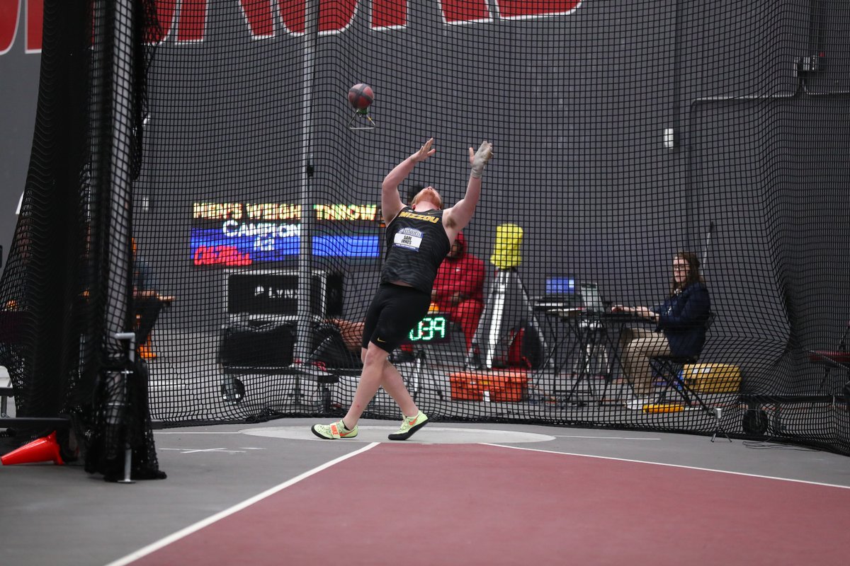 MizzouTFXC's tweet image. .@SamInnes11 finishes 13th in the weight throw with a mark of 18.01m 💪