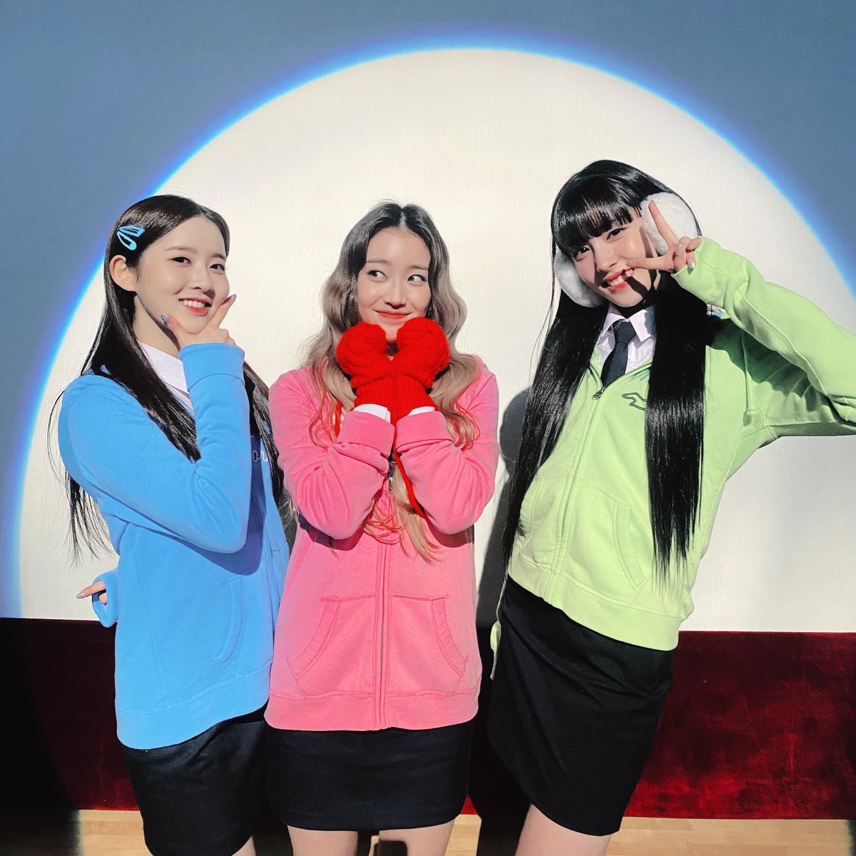 stay___chic's tweet image. Queríamos vernos igual de bonitas #𝓵ik𝑒𐦍𝕮𝕃ℂ ू  . ۫ 🌈 por ende, tuvimos que sacarnos los mejores trapitos para andar lo más presentable posible en el #c𝕣𝑦tic𝑎𝓵𖤍𝚌omǝ𝚋ack y que las bebitas tiren ojo hacia nosotras. ¡Fighting! ( ´͈ ॢꇴ `͈ॢ)