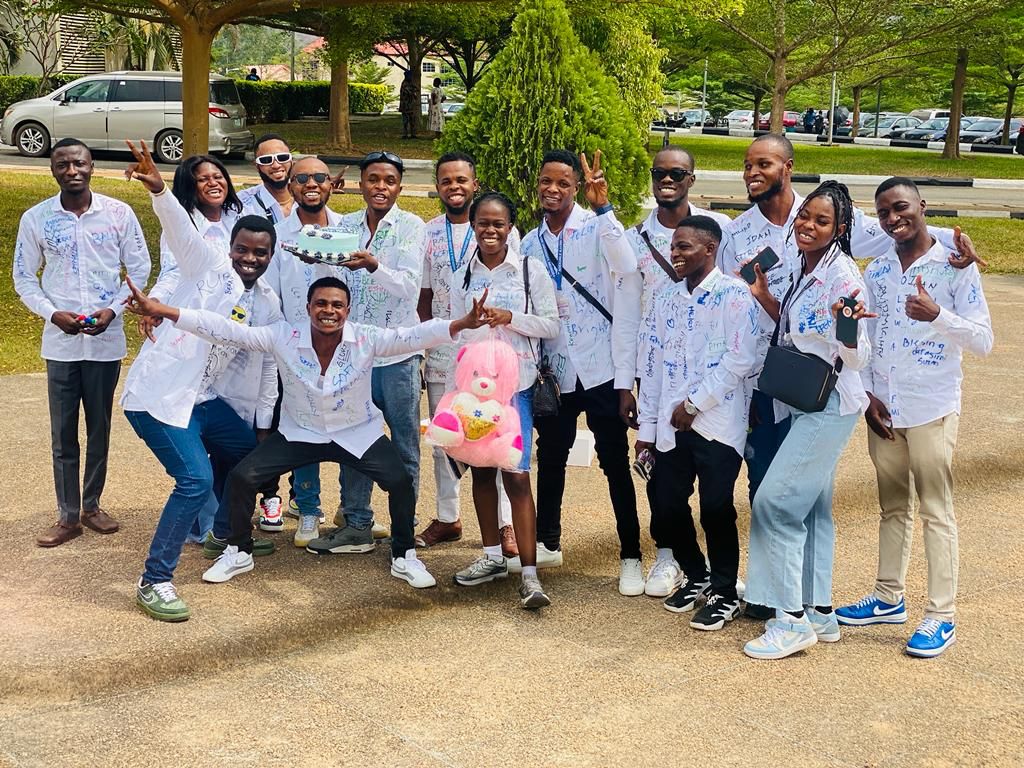 Tife1da's tweet photo. Delay is never denial 🎓
First degree Bagged🥳
BSC(ED) Computer Science👽📍 https://t.co/rZGUaeF21O