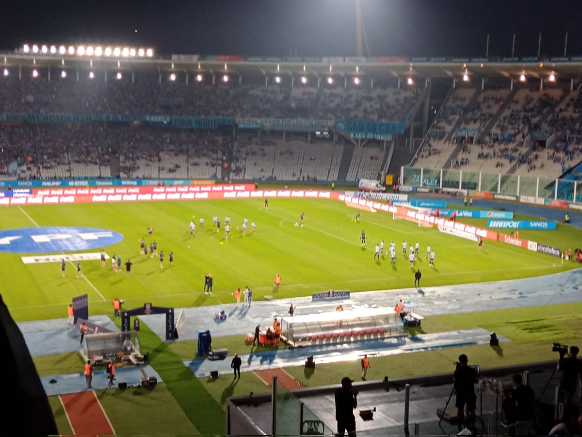 888_Federico's tweet photo. #PrimeraDivision #Blegrano haciendo la entrada en calor en el Mario Alberto Kempes... Esperando el choque ante #Tigre a las 21hs...
#Viernesdeganarseguidores https://t.co/OKsewzXF9Y
