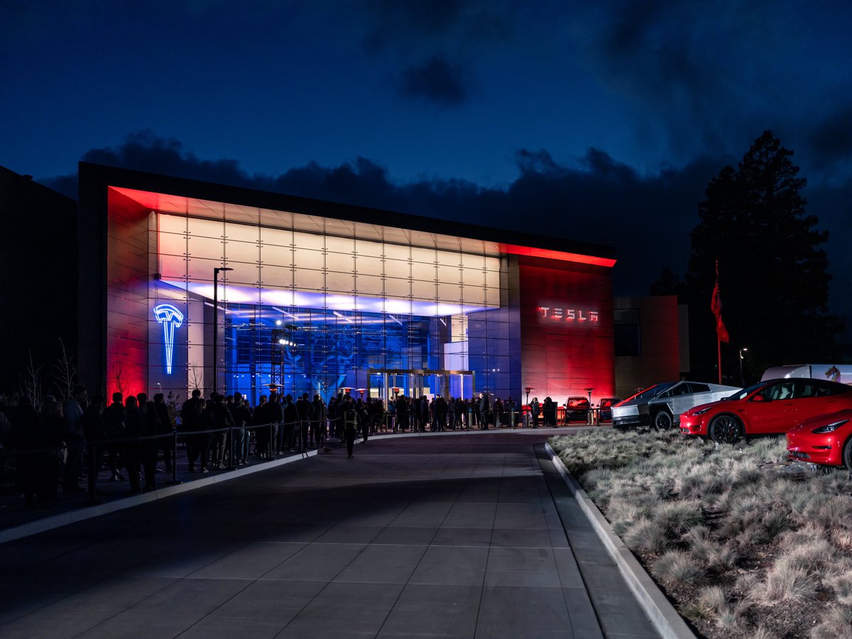 Tesla's tweet image. Just another day at the office 😎