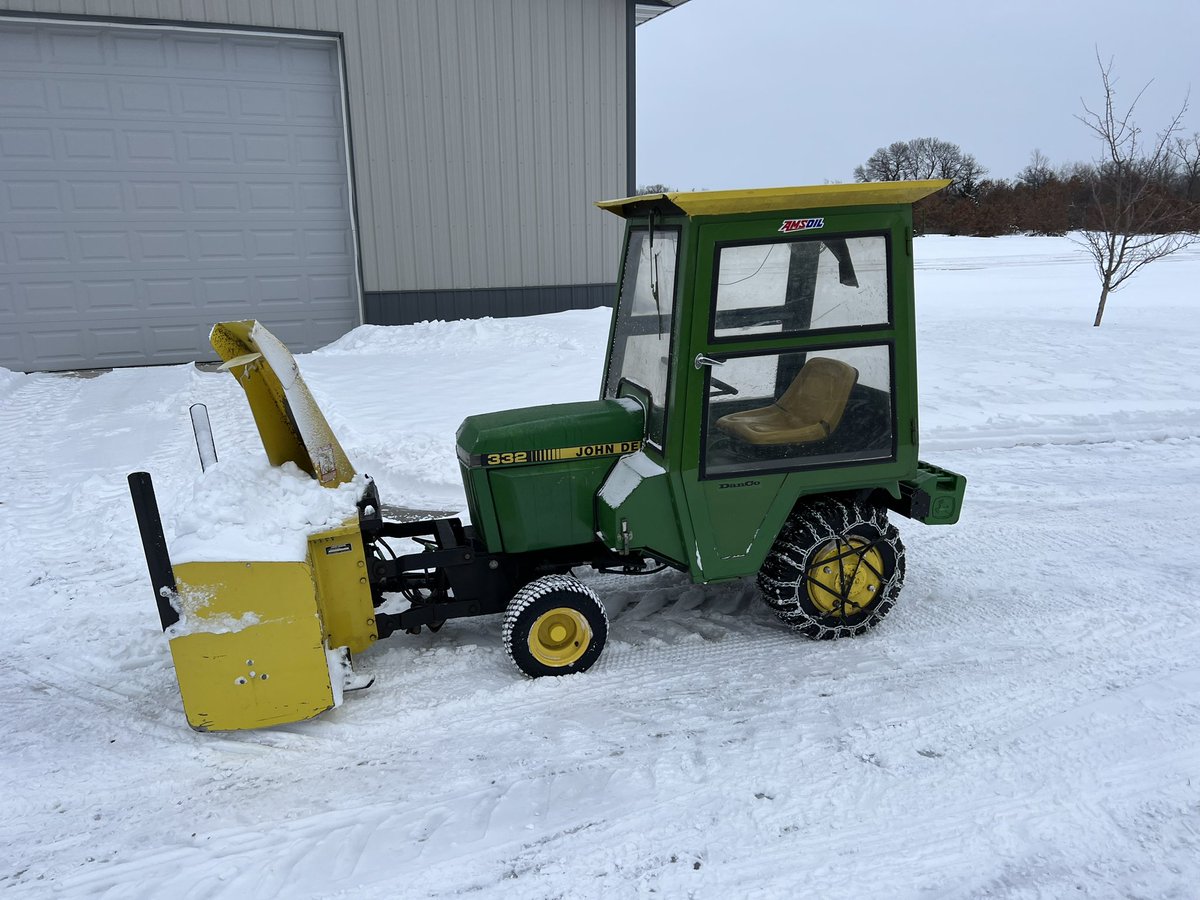aerroTpalm's tweet image. Does this count as #FinalFriday #PilotsofTwitter the #Runway is open. #FridayFeeling #Avgeek. #aviation #Winter @AOPA_Airports @EAA @JohnDeere for the win! @apasztor82 it’s not clean anymore.