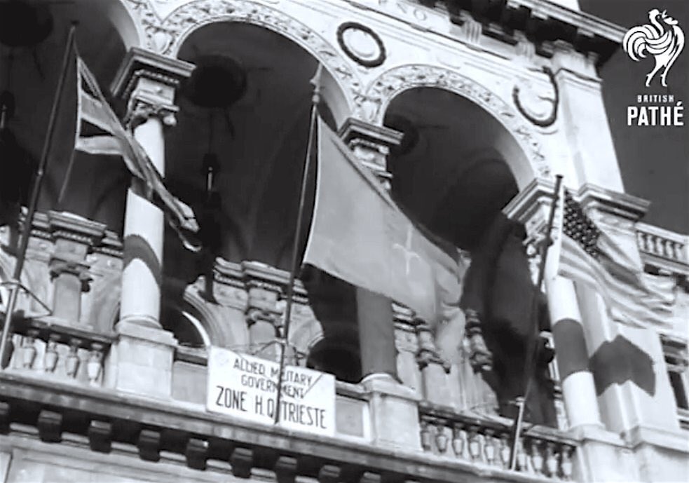 FreeTrieste's tweet photo. #FlashbackFriday + #FlagFriday remembering the #AMGFTT, the first Government of State of the #FreeTerritory of #Trieste.
#US🇺🇸 &amp; #UK🇬🇧 #ERP #MarshallPlan https://t.co/wnGvSbMtyY