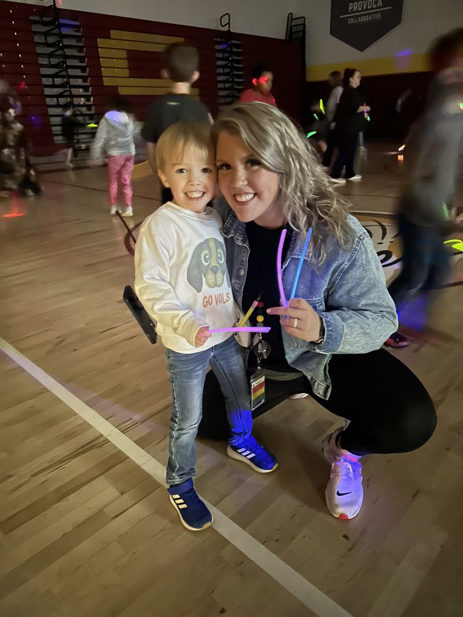 hollfrazier's tweet photo. Such a fun morning at our glow stick party for reaching our goal for the Kids Heart Challenge! https://t.co/Fka7PuvQ0g