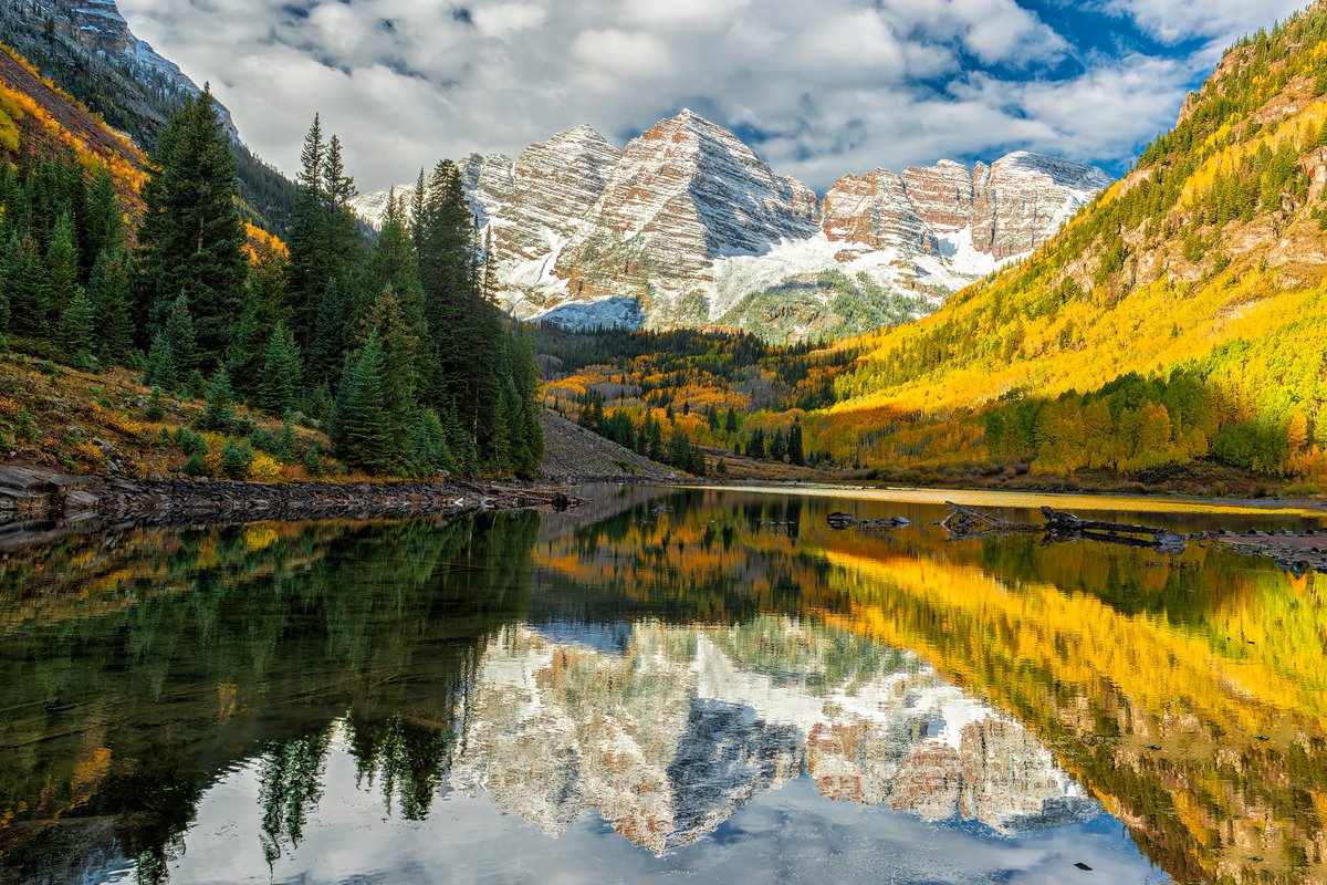 DenverChannel's tweet photo. "Here's a never shown photo from the Maroon Bells from this past October."

📸: Mark Altmeyer - Discover Colorado | Through your photos https://t.co/BsXNQJjcnE