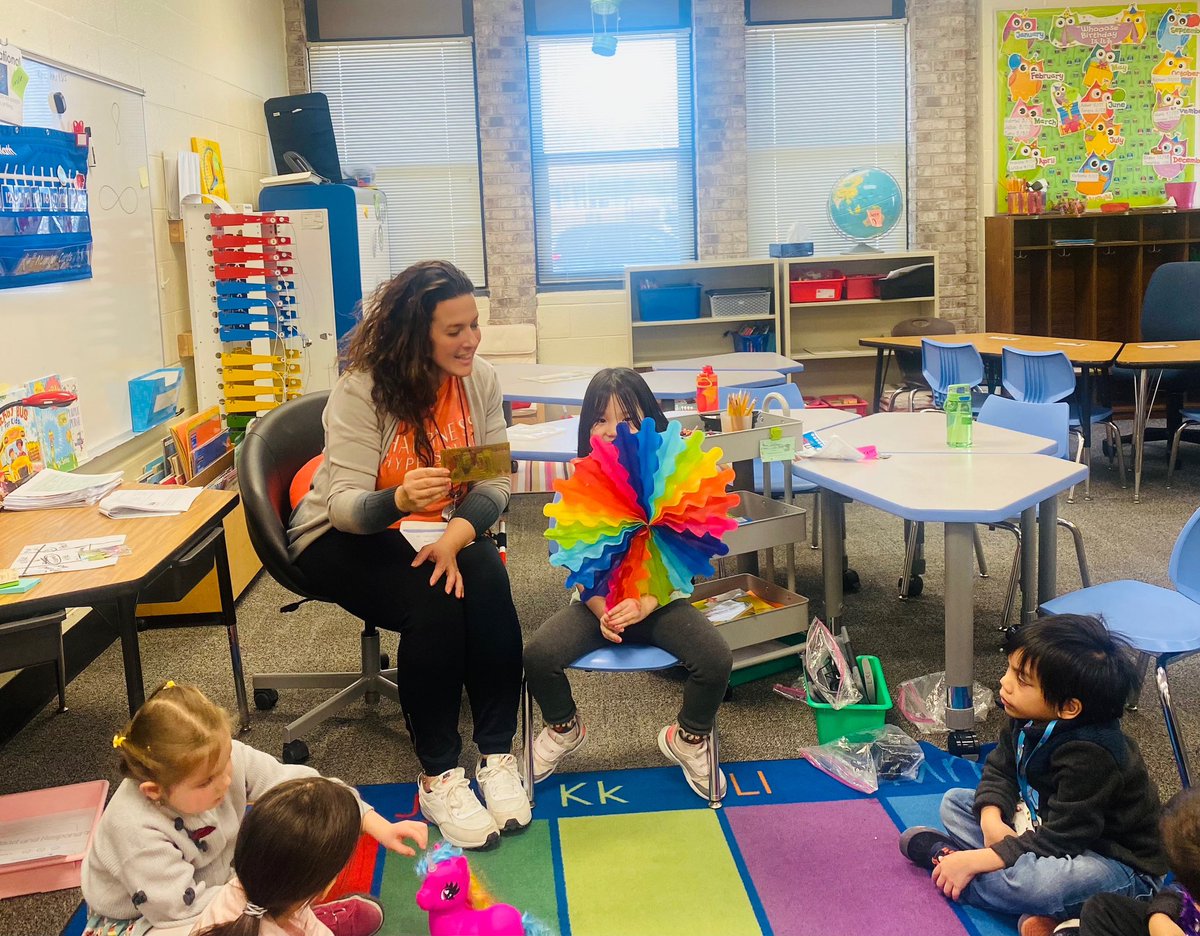 MrsDoyleSD54's tweet photo. We earned Show and Tell 🕛 🧸🪀🦄🏎️🪀🕛#muirmoments #wearemuir #walkproud https://t.co/MF6iNJ7CbV