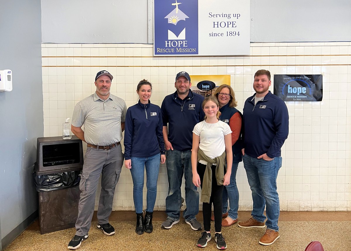 dbelitecustom's tweet photo. It’s always a lovely time when we serve at Hope Rescue Mission! 
🍝 Today the D&amp;B Community Foundation served pasta, meatballs, salad, garlic bread and some delicious desserts that our team made for 120 guests.#FeelGoodFriday #DBFoundation #community #volunteer #GreaterReadingPA https://t.co/bnP8fO9VUH