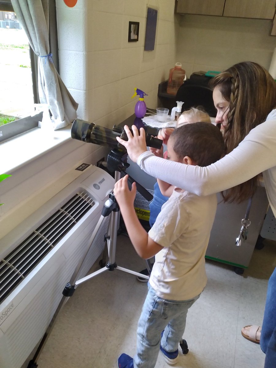 Look at something amazing I witnessed in a PreK class this morning. Yes, 4 year old students exploring nature through the lens of a telescope. Preparing the way as early as PreK is totally exceptional. <a href="/MrsPayant/">Mrs.Payant’s class</a> <a href="/SycamoreElem/">Sycamore Elementary</a>