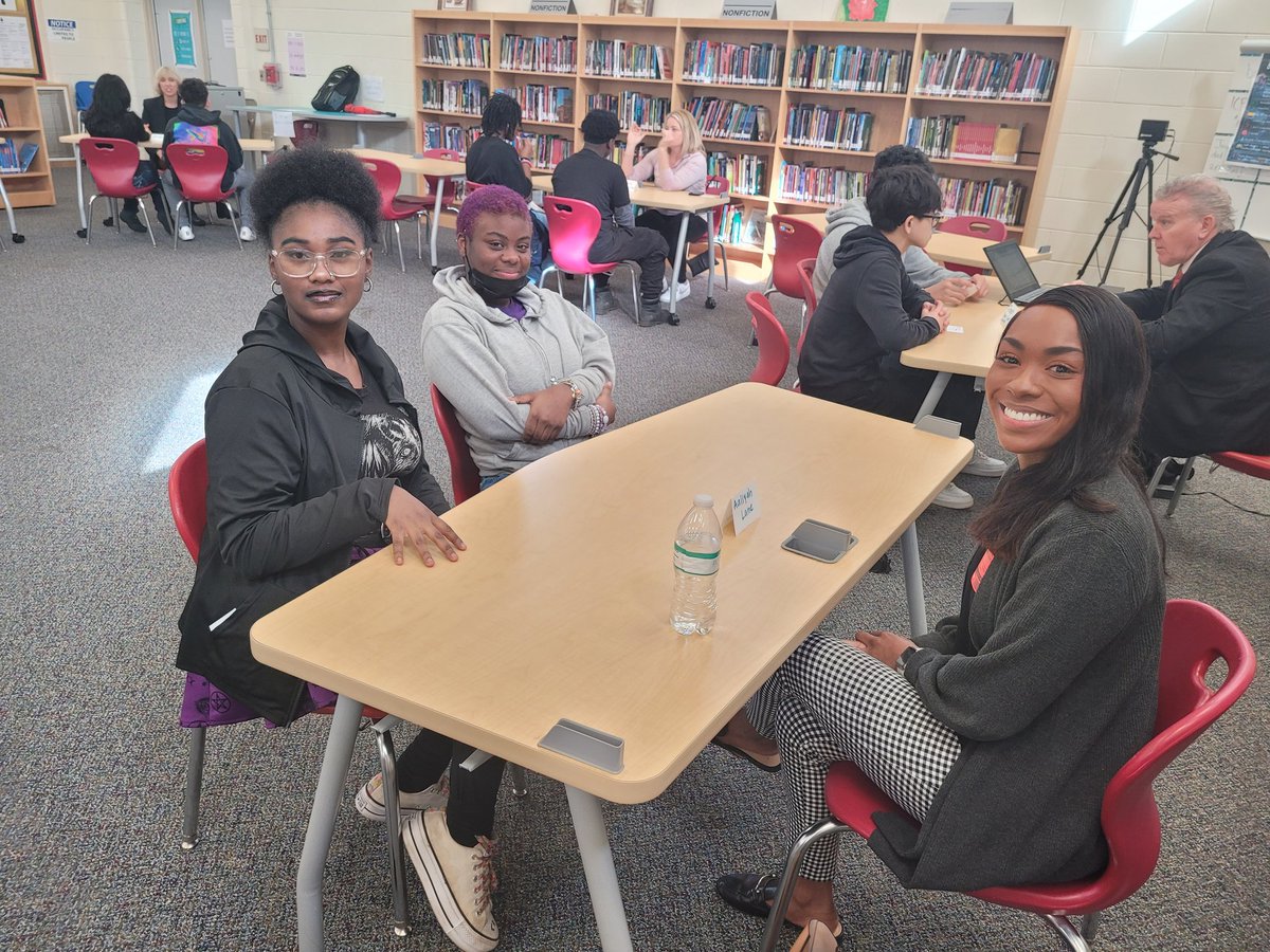 WilsonStem's tweet photo. Thank you to @dottieroseLLC for setting up this morning's Speed Networking event with an array of representatives from STEM- based companies. Our 8th graders received a lot of valuable info and appreciated this opportunity. @WilsonStem @CharMeckSchools https://t.co/1SN3Mys4PH