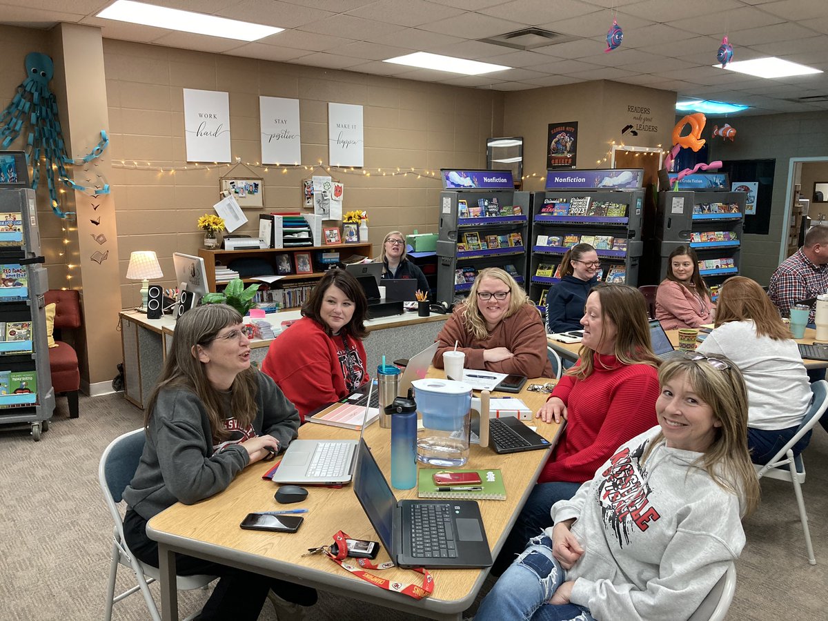 KDFIREDUP's tweet photo. Thank you Kingsville R-I staff. What a great group to work with today and looking forward to more in March. These pros are dedicated, love their Ss and positive! #MSIP6 #CSIP #WeGetTo #ChaseGreatness https://t.co/0OPJAleL5E