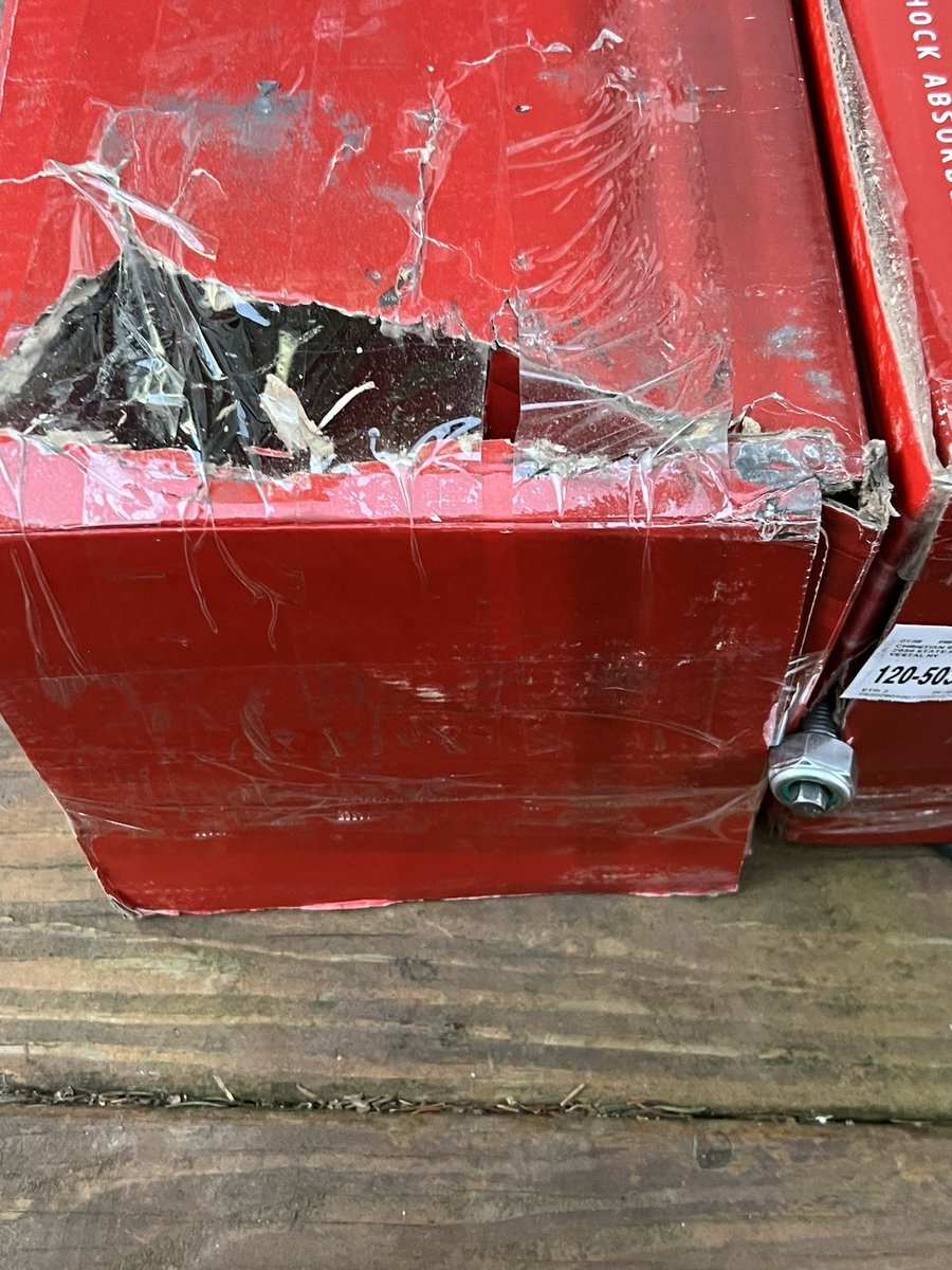 frozenmeatpop47's tweet photo. @americanmuscle very disappointing delivery today. Ordered new struts and was sent open box scratch and dents. After the first set I ordered disappeared. Customer service refuses to help. https://t.co/lIeUUFhOpA