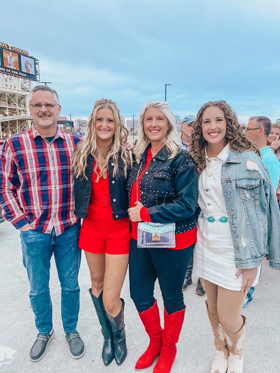 Morgan McClanahan tweet media